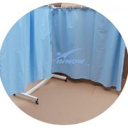 Medical screen, washable, telescopic, wheeled, three-panel – P806/3 – INNOW